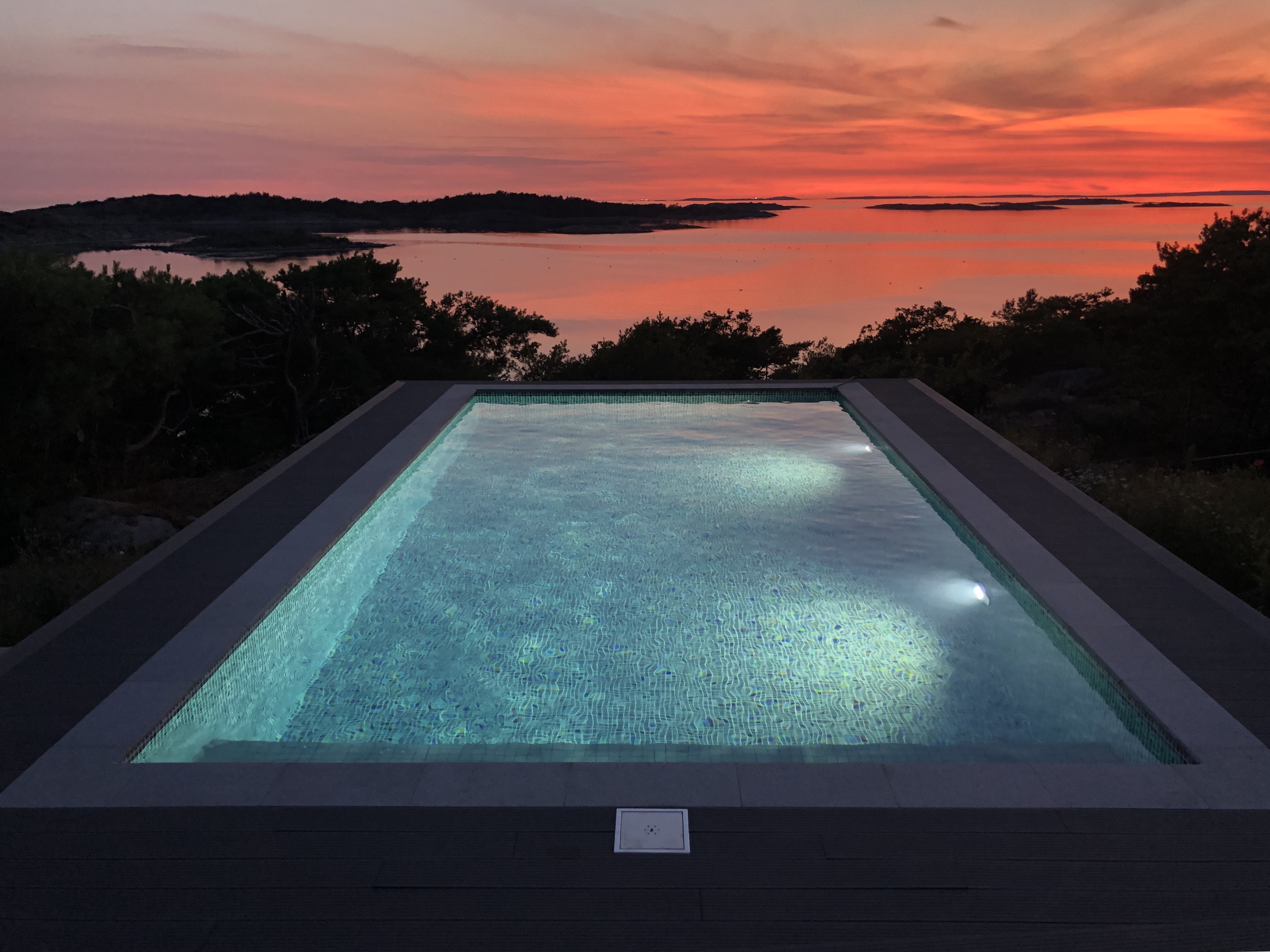 En pool är skönt att sitta i vid soledgången