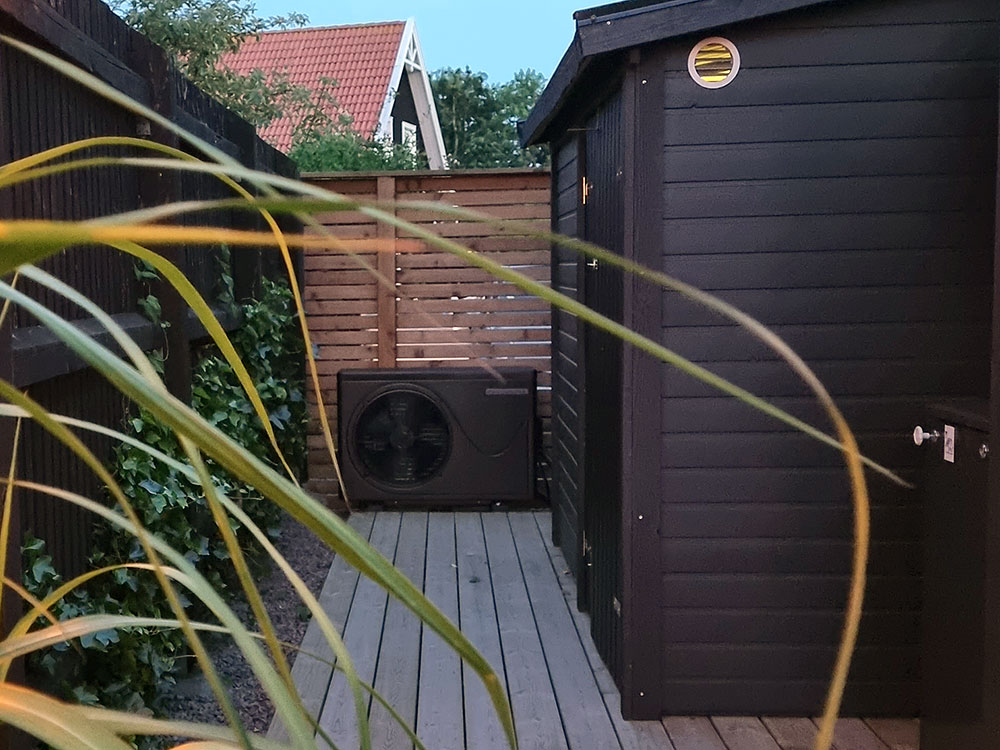 Poolv&auml;rmepump som ser till att v&auml;rma din pool