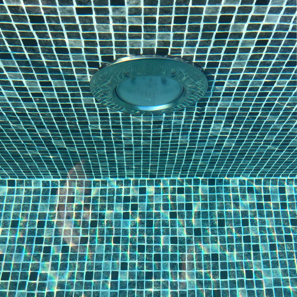Rostfria detaljer till pool